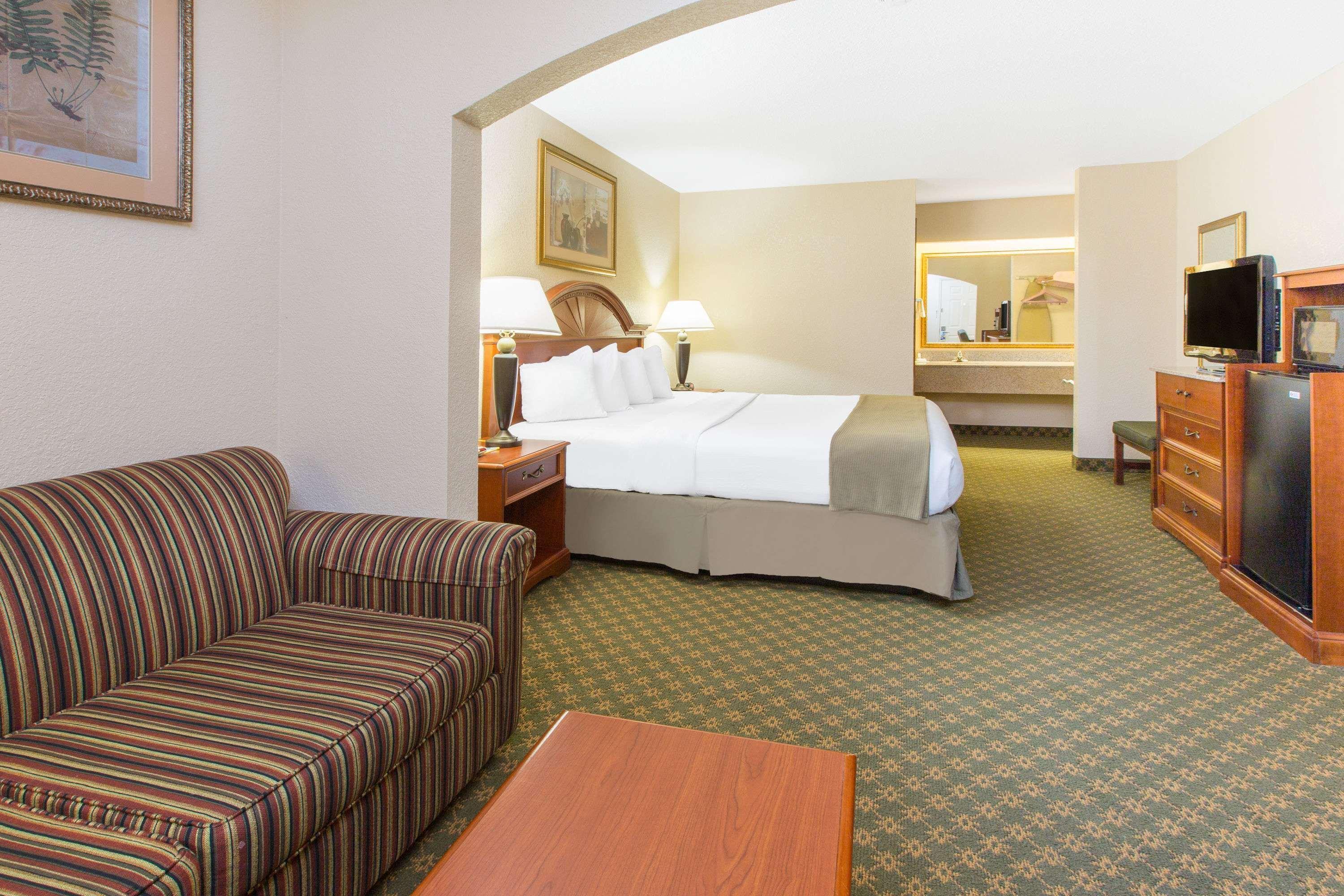 Days Inn By Wyndham Lonoke Kültér fotó